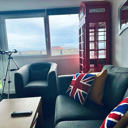 Unique View Of Anfield Stadium - Charming 2 Bedroom Apartment In Liverpool With Parking Екстериор снимка