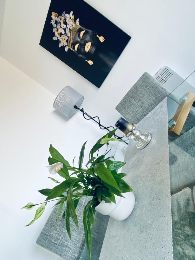 Unique View Of Anfield Stadium - Charming 2 Bedroom Apartment In Liverpool With Parking Екстериор снимка