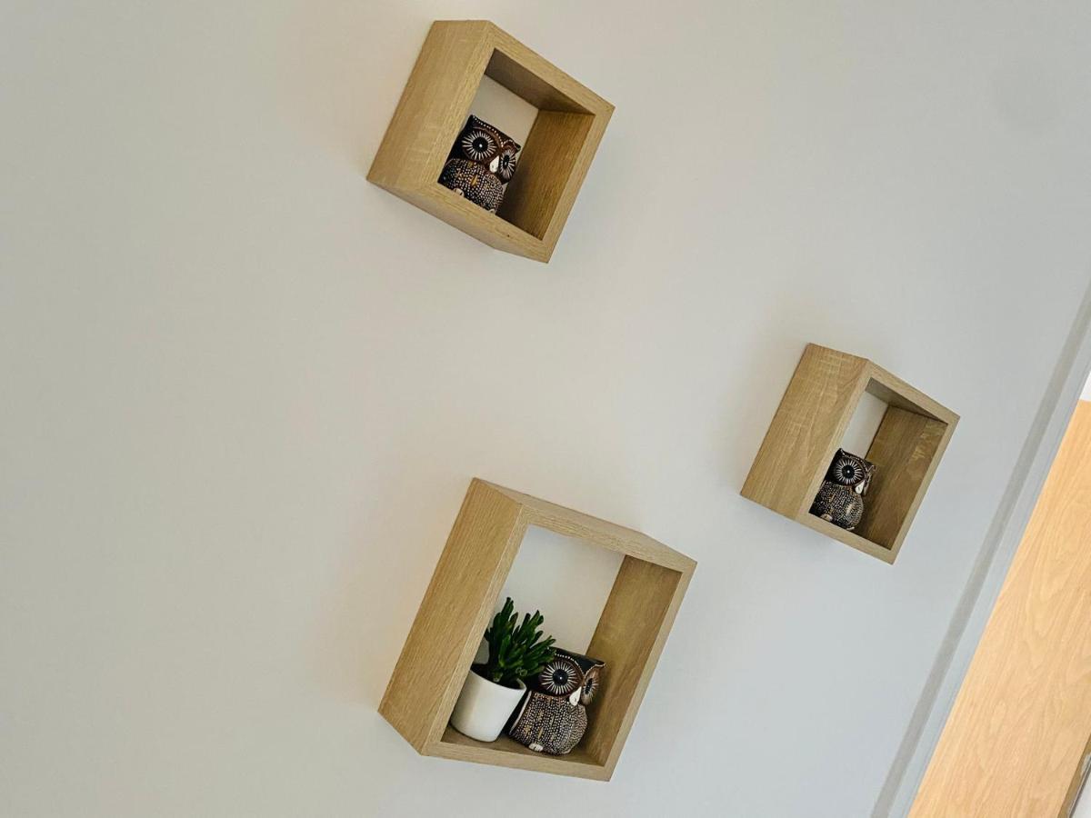 Unique View Of Anfield Stadium - Charming 2 Bedroom Apartment In Liverpool With Parking Екстериор снимка